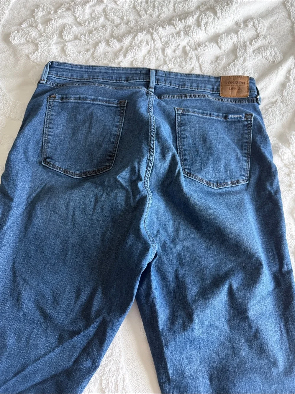 Denizen Levi's Light Blue High-Rise Ankle Straight Jeans. Size 16. Frayed Cuffs.